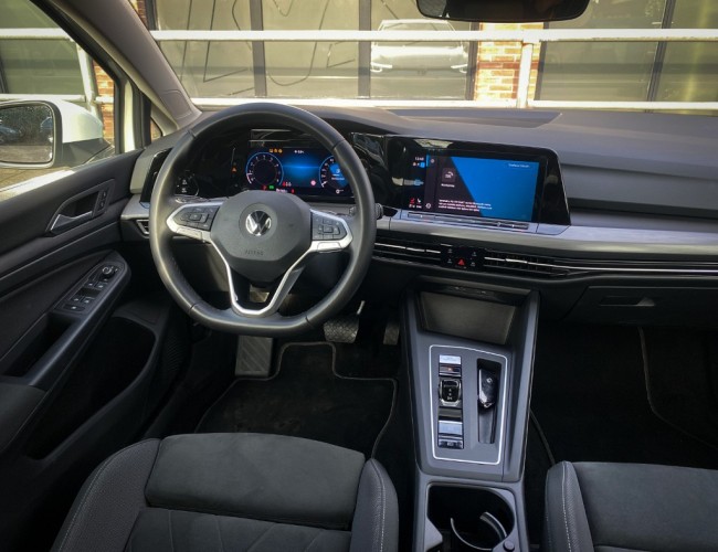 2020 Volkswagen Golf 1.5 E-TSI MHEV DSG 150pk - Pano - Full-options Incl winterwielen! VK7616 | Transport | Auto's