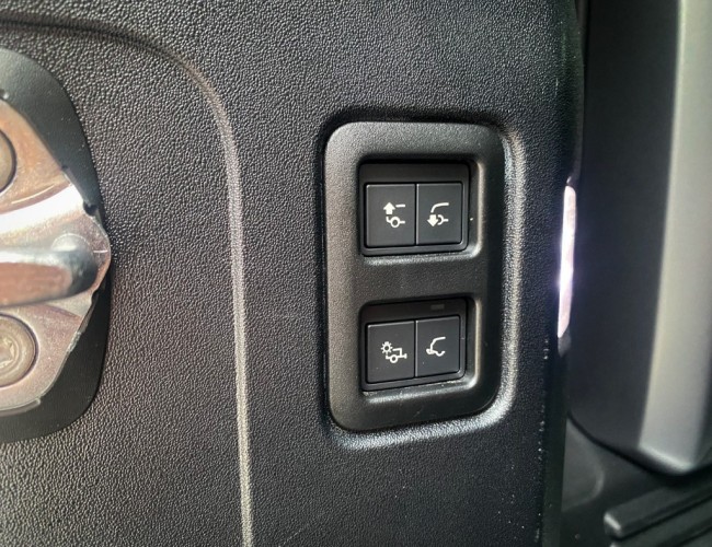 2021 Land Rover Defender 110 D300 SE X-Dynamic Grijs Kenteken VK7940 | Transport | Bedrijfswagens