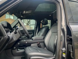 2021 Land Rover Defender 110 D300 SE X-Dynamic Grijs Kenteken VK7940 | Transport | Bedrijfswagens