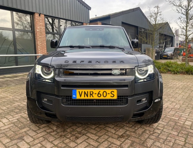 2021 Land Rover Defender 110 D300 SE X-Dynamic Grijs Kenteken VK7940 | Transport | Bedrijfswagens