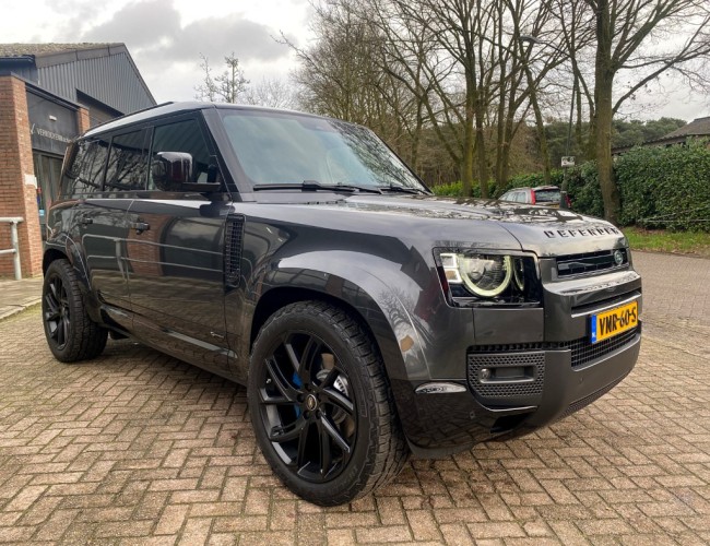2021 Land Rover Defender 110 D300 SE X-Dynamic Grijs Kenteken VK7940 | Transport | Bedrijfswagens