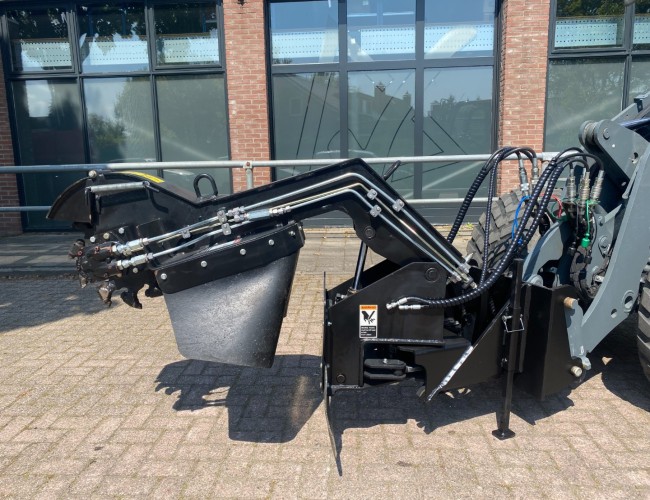 1 Ditch Witch Stobbenfrees / Stronkenfrees Giant VK8145 | Aanbouwdelen | Stobbenfrees