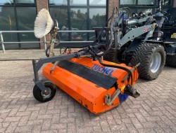 2013 Tuchel Plus 560-180 Veegmachine met zijborstel VK8227 | Aanbouwdelen | Veegmachine / Borstel