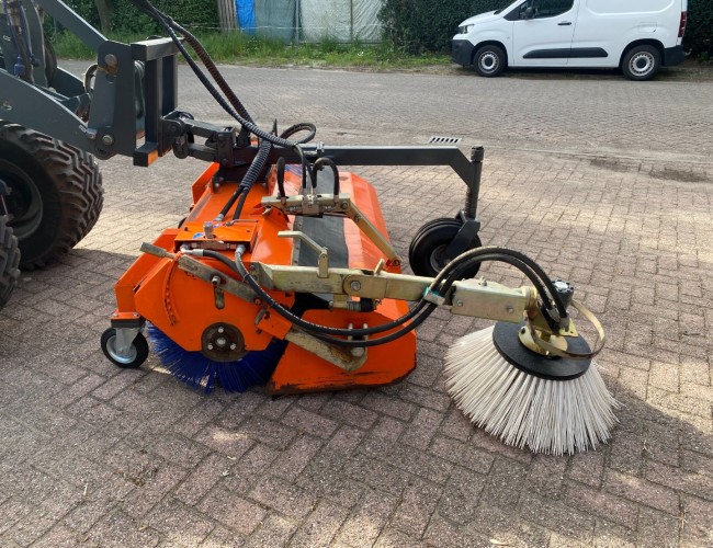 2013 Tuchel Plus 560-180 Veegmachine met zijborstel VK8227 | Aanbouwdelen | Veegmachine / Borstel
