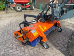 2013 Tuchel Plus 560-180 Veegmachine met zijborstel VK8227 | Aanbouwdelen | Veegmachine / Borstel
