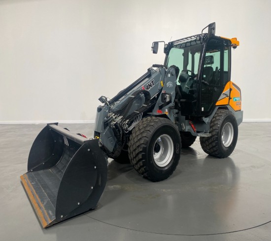 2022 Giant G3500 TELE VK8614