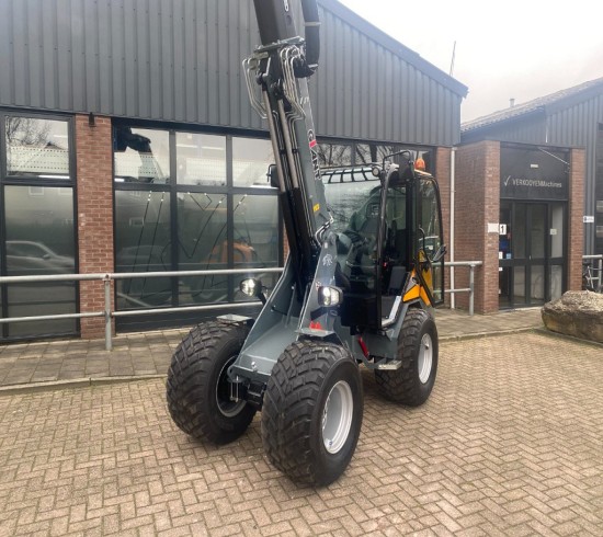 2022 Giant G3500 TELE VK8614
