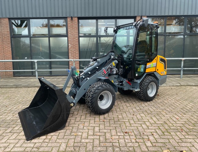 2022 Giant G2700E X-tra (Cabine) VK8751 | Wiellader | Mini Shovel