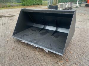 2026 Giant Volumebak 50+ 1412ltr 190cm (G3500)