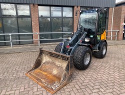 2014 Giant V452T X-tra HD VK8844 | Wiellader | Mini Shovel