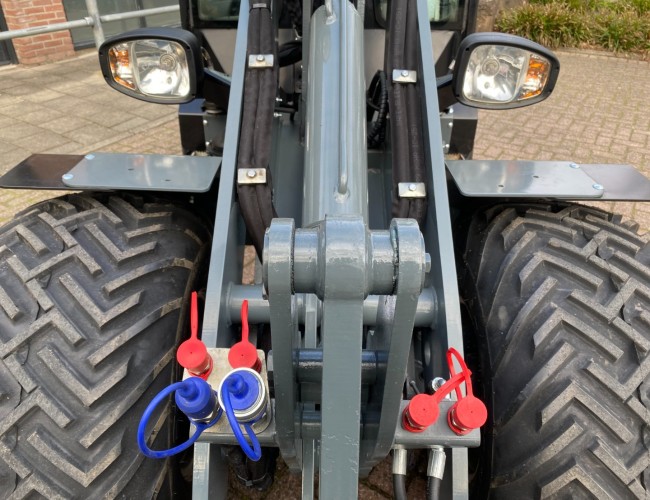 2014 Giant V452T X-tra HD VK8844 | Wiellader | Mini Shovel