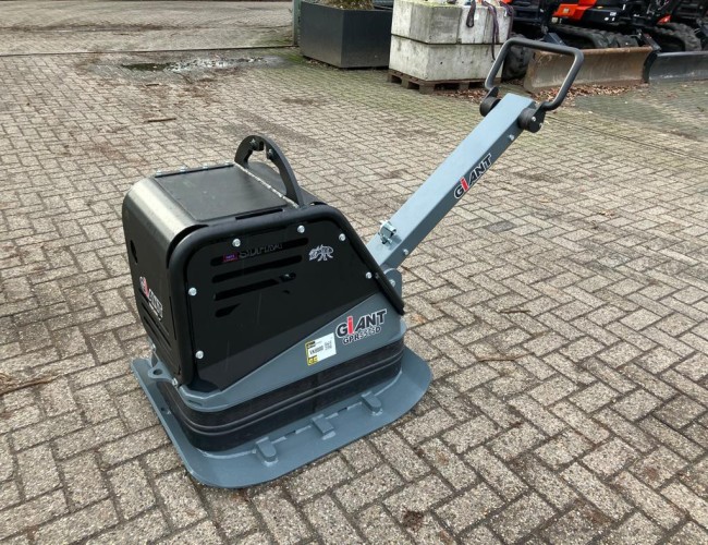 2022 Giant GPR5575De Trilplaat VK8880 | Grondverdichting | Trilplaat