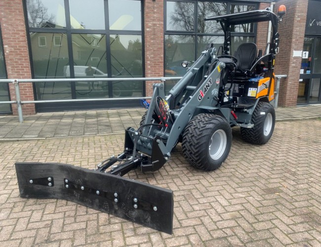 2023 Giant Sneeuwschuif / Voer-mestschuif 200cm hydr verstelbaar DV1059 | Aanbouwdelen | Sneeuwschuif