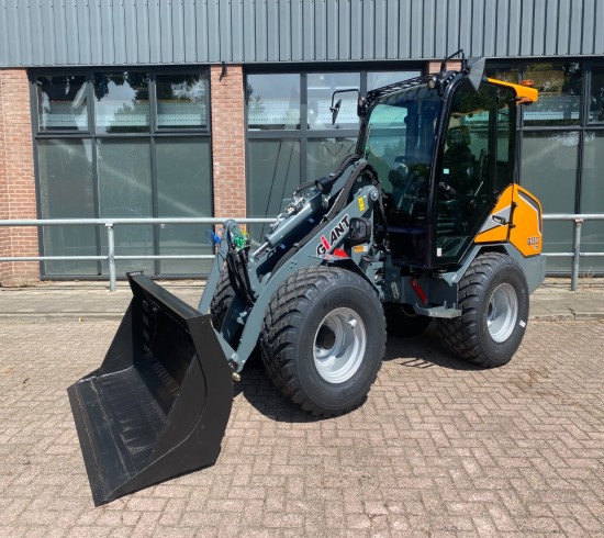 2023 Giant G3500 X-tra VK8944