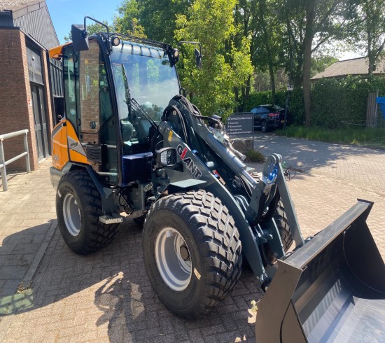 2023 Giant G3500 X-tra VK8944