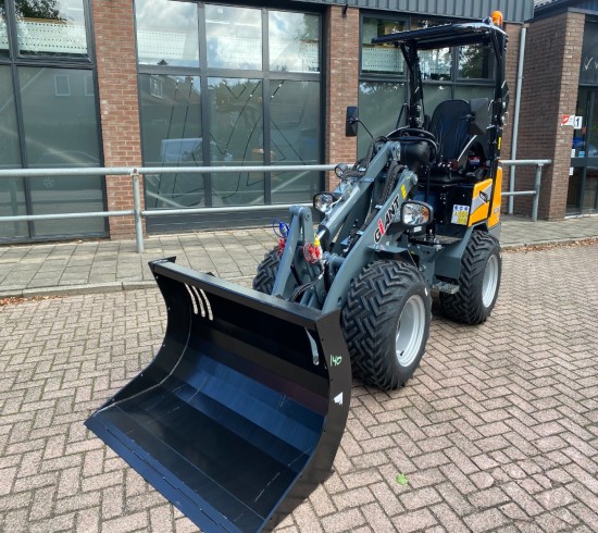 2023 Giant G2300 X-tra HD Minishovel Luxe uitvoering! VK8953