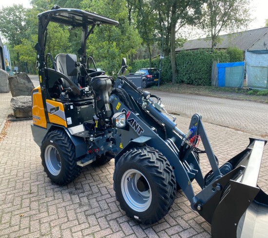 2023 Giant G2300 X-tra HD Minishovel Luxe uitvoering! VK8953