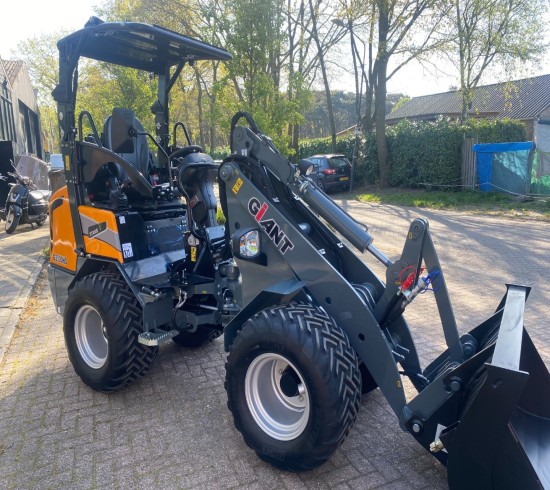 2023 Giant G2500 HD VK9004