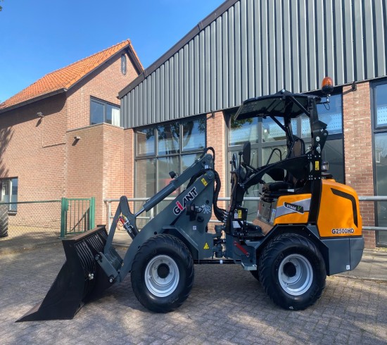 2023 Giant G2500 HD VK9004