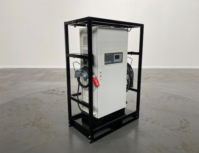 2025 Giant High-Frequency-Charger (Snellader) IP54 48V/300A + transportkast ADV1049 | Overige | Diversen