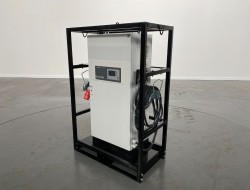 2025 Giant High-Frequency-Charger (Snellader) IP54 48V/300A + transportkast ADV1049 | Overige | Diversen
