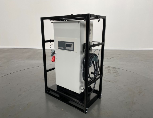 2025 Giant High-Frequency-Charger (Snellader) IP54 48V/300A + transportkast ADV1049 | Overige | Diversen