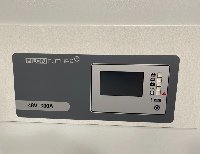 2025 Giant High-Frequency-Charger (Snellader) IP54 48V/300A + transportkast ADV1049 | Overige | Diversen