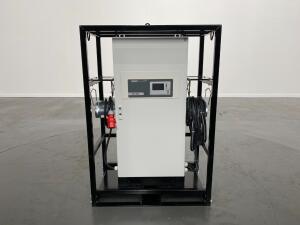 1 Giant High-Frequency-Charger (Snellader) IP54 48V/300A + transportkast