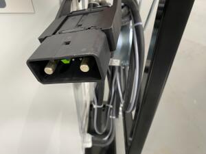 1 Giant High-Frequency-Charger (Snellader) IP54 48V/300A + transportkast
