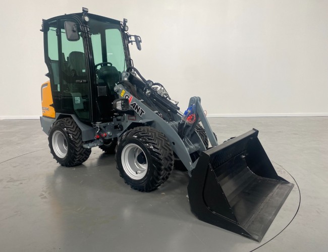 2023 Giant G2300 X-tra HD (Cabine) Cabine VK9176 | Wiellader | Mini Shovel