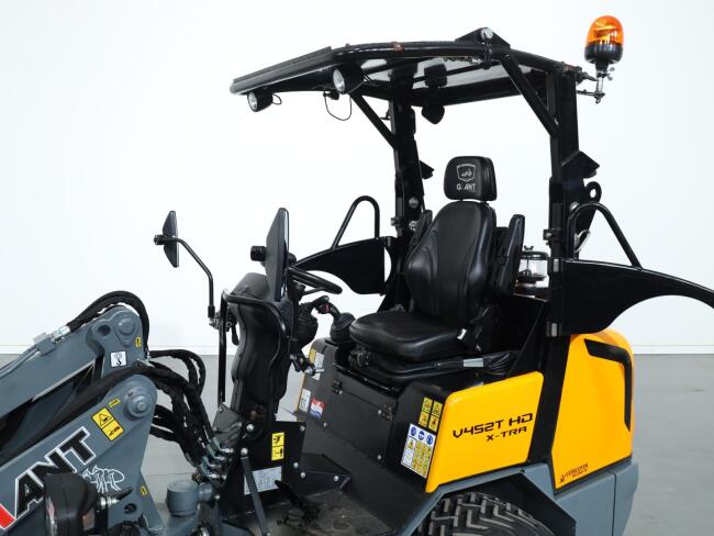 2019 Giant V452T X-tra HD VV1311 | Wiellader | Mini Shovel