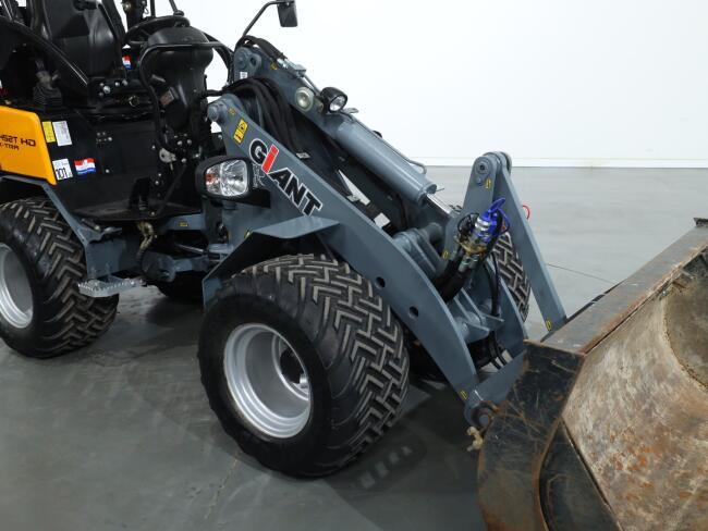 2019 Giant V452T X-tra HD VV1311 | Wiellader | Mini Shovel