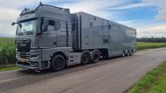 2003 Mobiel LED Scherm 40m2 (830x480cm) P6 met aggregaat LT376 | Transport | Auto's