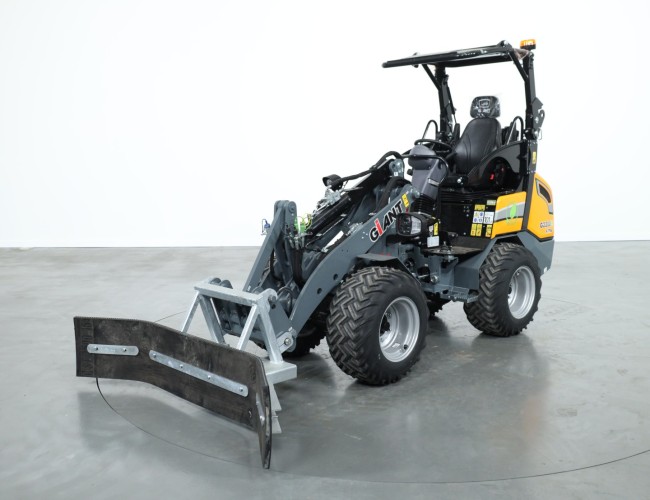 2025 VM Sneeuwschuif Giant / Heftruck 200cm ADV1111 | Aanbouwdelen | Sneeuw / Mest - Voederschuif