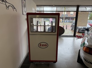 1950 GMO Muller Esso Oliebar 3 Taps