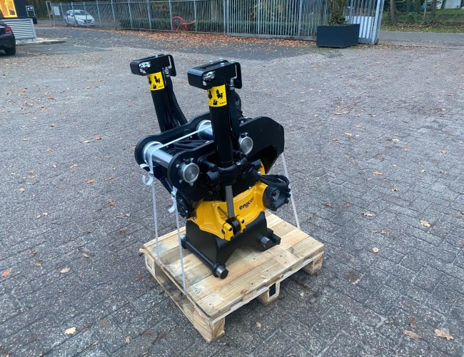 2025 Engcon 2025 Engcon EC209 Tiltrotator KX080-4/KX085-5 - CW10 SS9 VK10029 | Aanbouwdelen | Draaikantelstuk