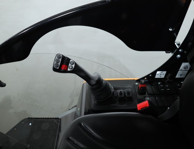 2025 Giant G2700 X-tra HD+ VK10298 | Wiellader | Mini Shovel