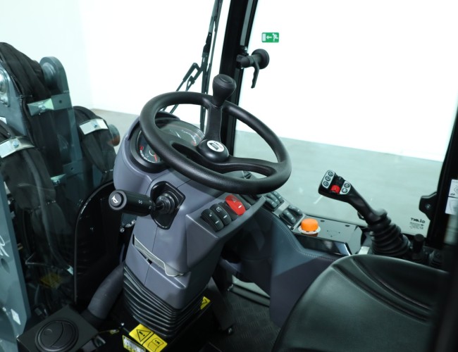 2025 Giant G2700 HD+ (Cabine) VK10375 | Wiellader | Mini Shovel