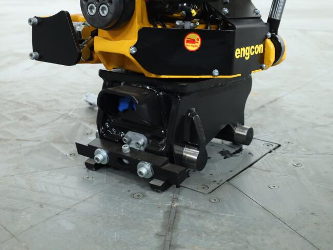 2026 Engcon EC204 Tiltrotator KX037-4 & KX042-4 - CW05 SS9 VK10626 | Aanbouwdelen | Draaikantelstuk