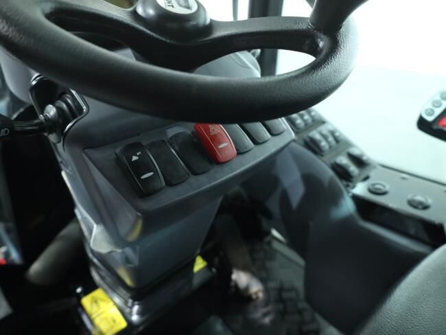 2025 Giant G2700E X-tra (Cabine) VV1515 | Wiellader | Mini Shovel