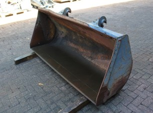 VM Dichte bak 225 Volvo