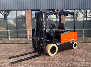 2021 Doosan B35X-7 Electric Side-shift + Forkpositioner VK7012